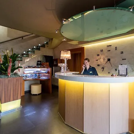 Hotel A Casa Di Ma 4*