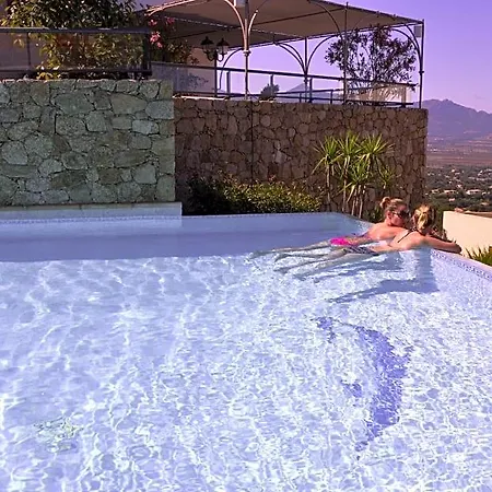 Hotel A Casa Di Ma 4*