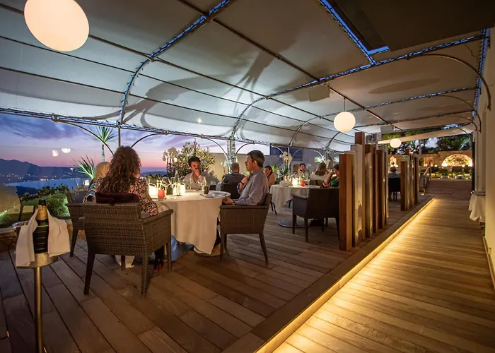 Hotel A Casa Di Ma 4*